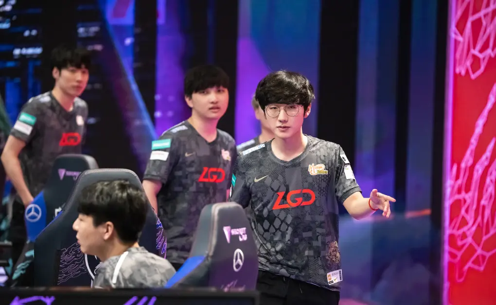 开云体育下载-巴黎圣日耳曼全队